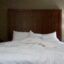 Unmade_bed_seen_from_desk,_Comfort_Inn,_Waynesboro,_Virginia