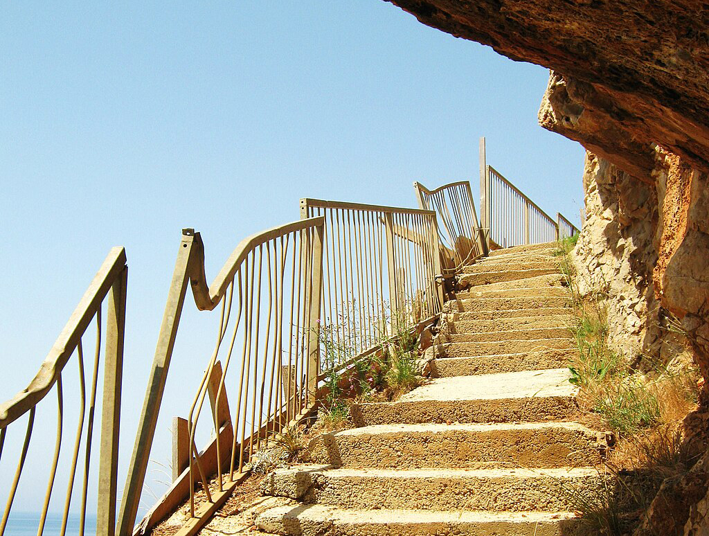 1024px-Stairway_To_Hell_127977557-web